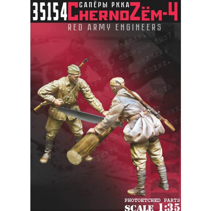 1/35 WWII Russian/Soviet Chernozem #4 Two Red Army Engineers Cutting A Log (2)
