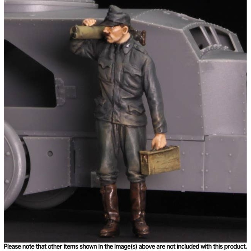 1/35 Austro-Hungarian Armoured Car Crewman with MG