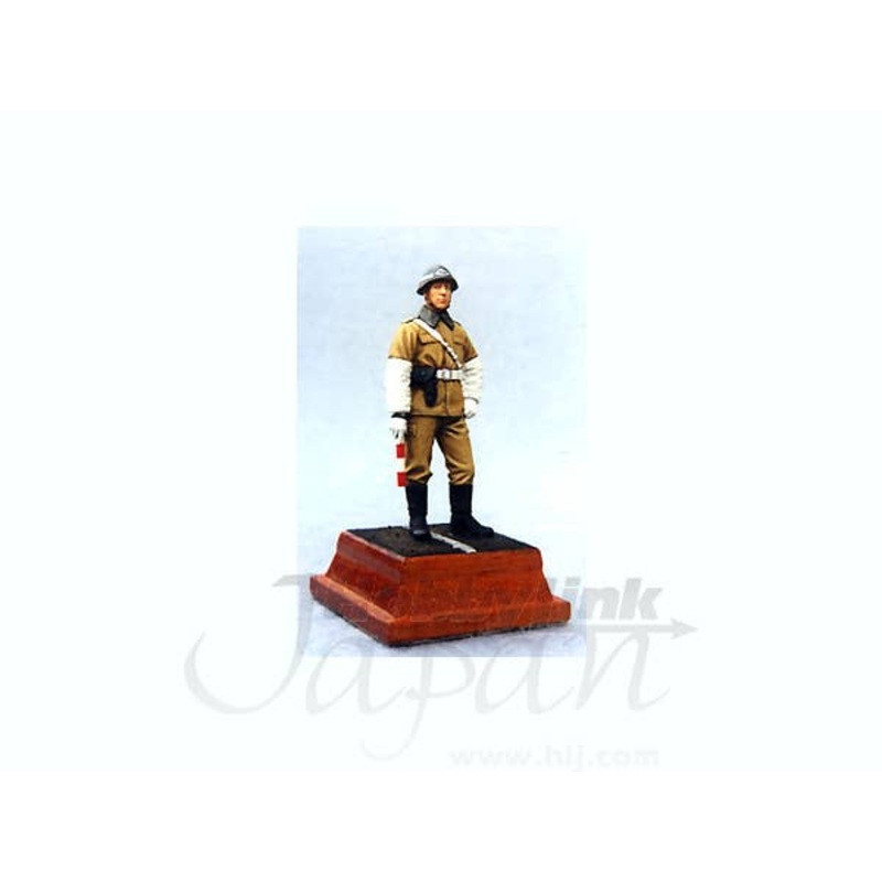 1/35 East German Military Policeman