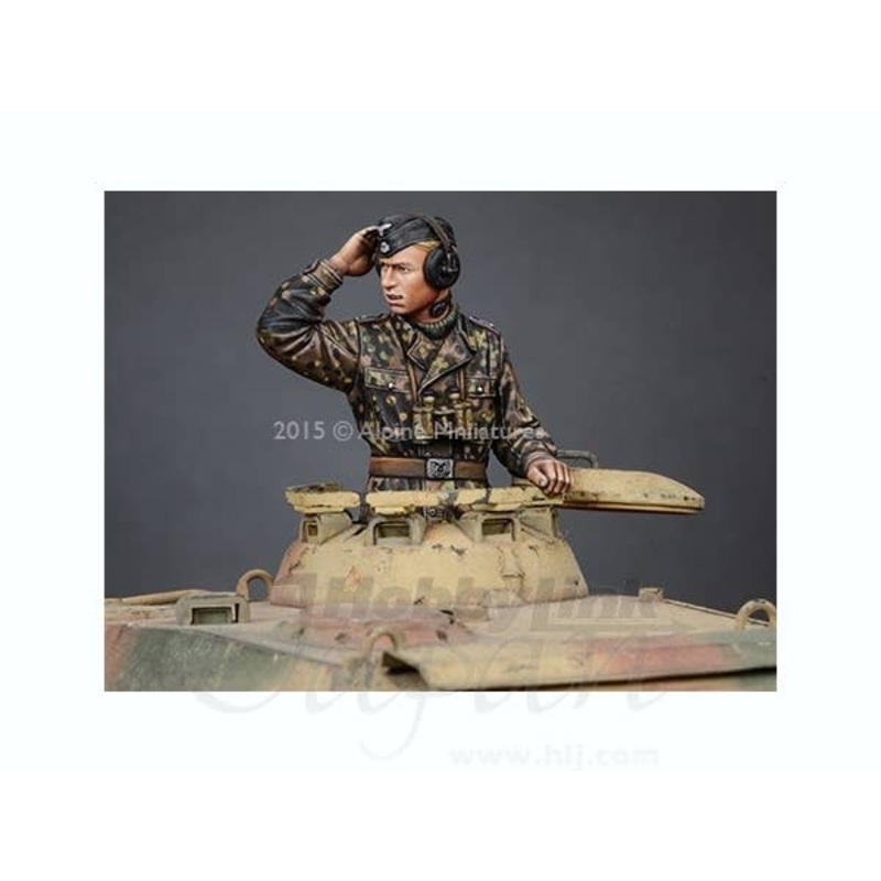 1/35 WSS Panzer Commander #1