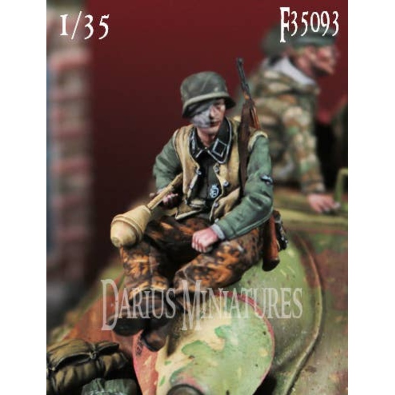 1/35 German WSS Grenadier #2