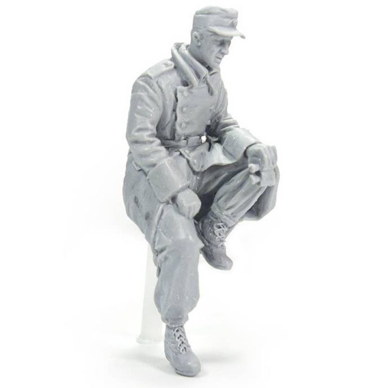1/35 WW.II German Africa Corps (DAK) DAK Officer Seated