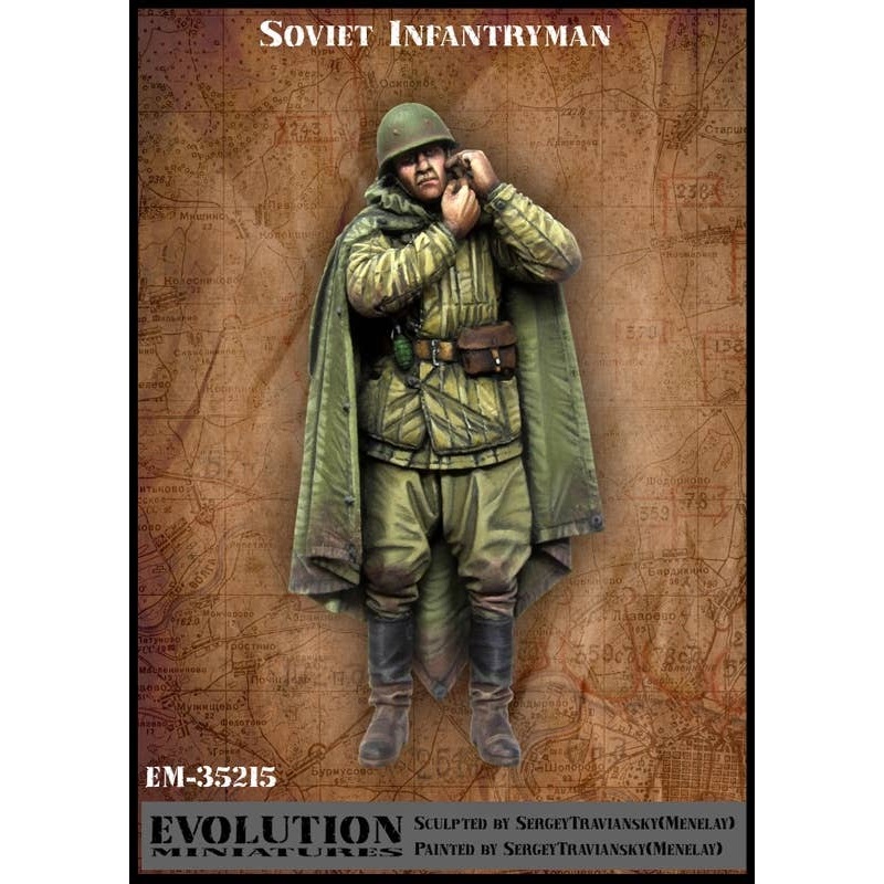 1/35 WW.II Soviet Red Army Infantry Veteran Soldier Repairing Chin Strap 1941-1945