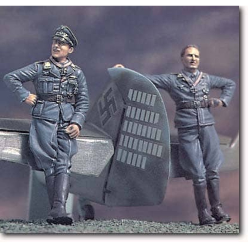 1/35 German Ace w/Bf109 tail & Base