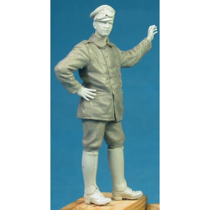 1/35 German Armored Car Crewman