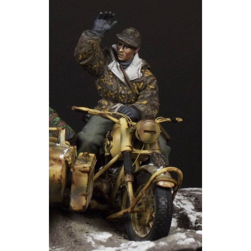 1/35 German Motorcyclist