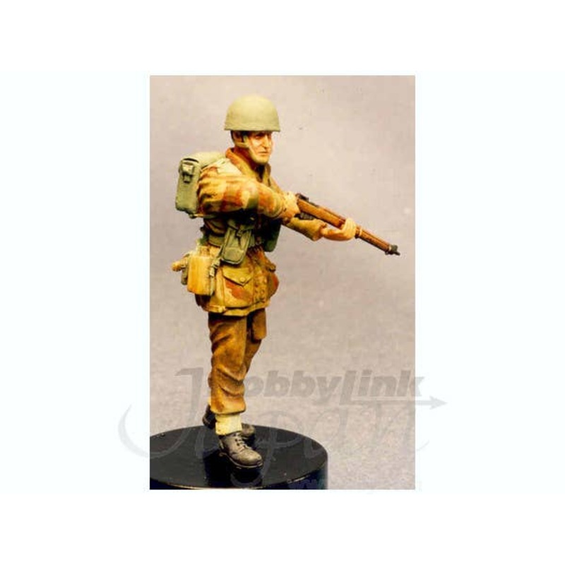 1/35 Paratrooper with Rifle #1