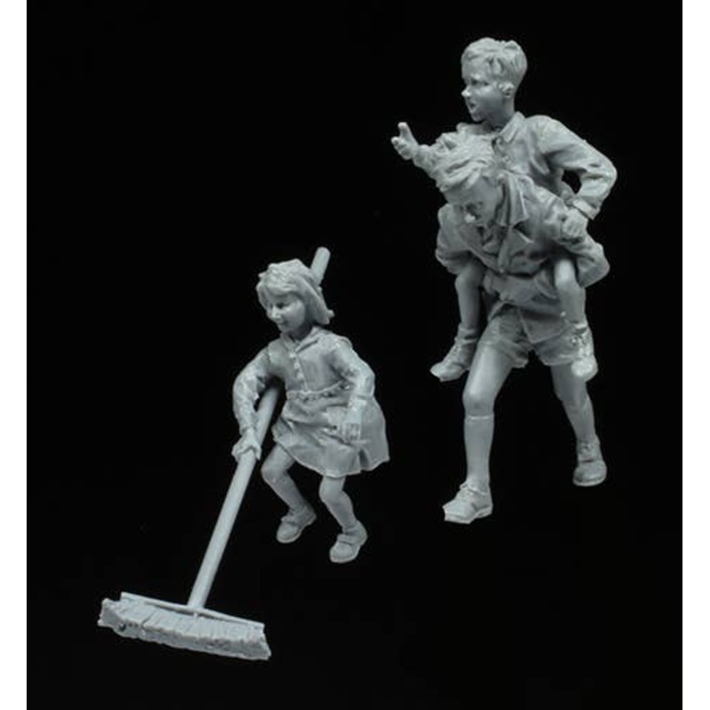 1/35 Playing out, World War II Era