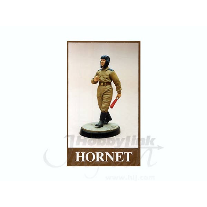 1/35 Soviet Postwar AFV Crewman Walking