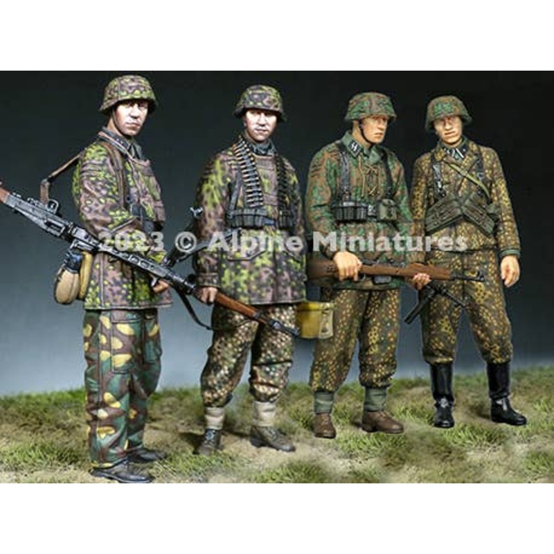 1/35 WWII German Waffen-SS Withdrawal from Caen (Set of 4)