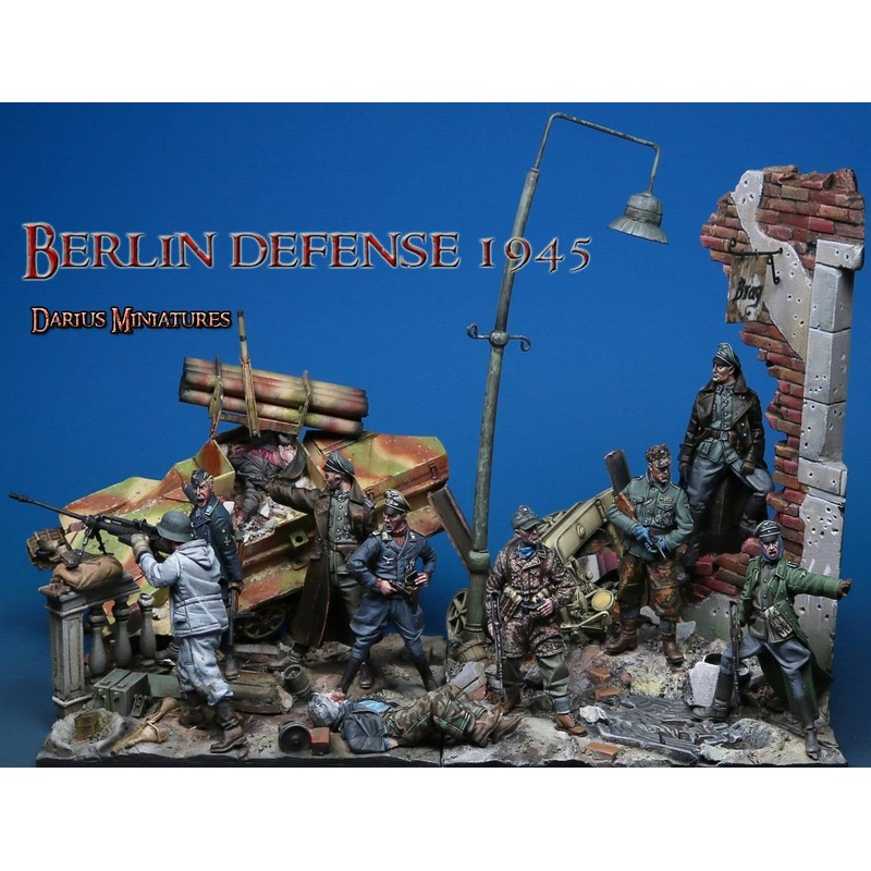 1/35 WWII Germany Battle of Berlin 1945 Big Vignette Set