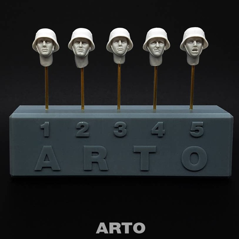 1/35 German M35-M40 Helmet Heads (5 heads & 5 helmets)
