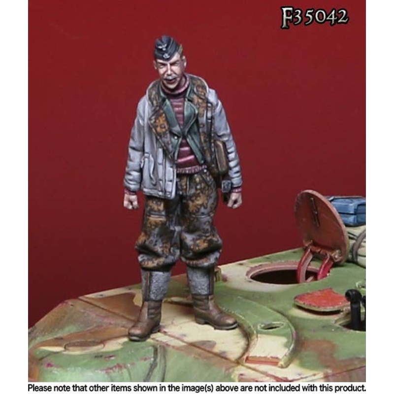 1/35 German WSS Crewman #2