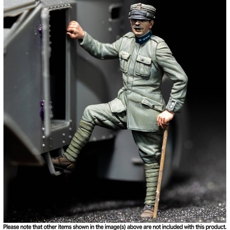 1/35 Italian Armoured Car Officer getting inside