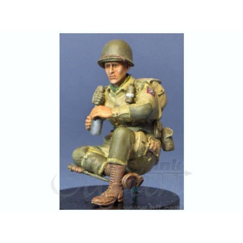 1/35 US Para Seated Drinking from Water Bottle