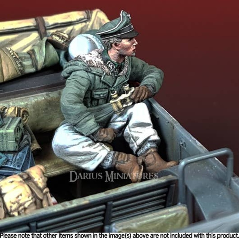 1/35 WW.II German Waffen-SS SS Officer with Binoculars