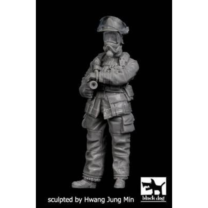 1/35 Fireman No.4