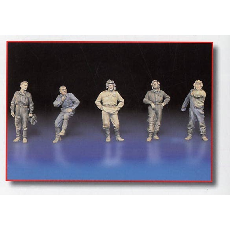 1/35 Soviet Tank Crew at Rest