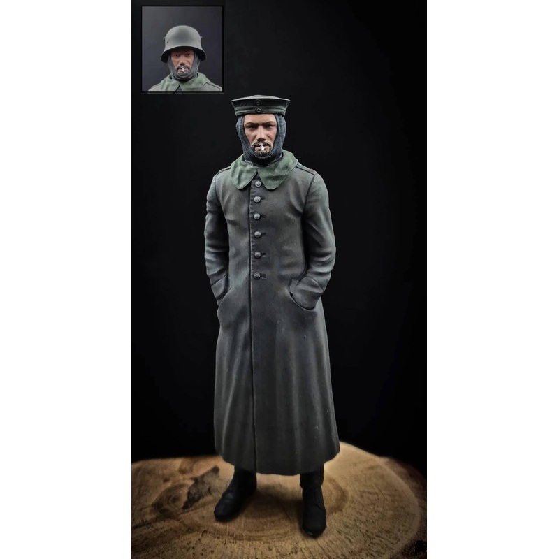 1/35 WW I POW Martin w/2heads
