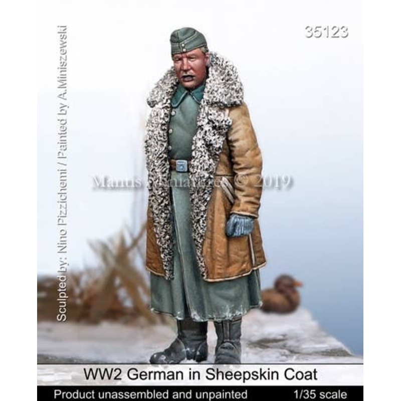 1/35 WW2 German in Sheepskin Coat