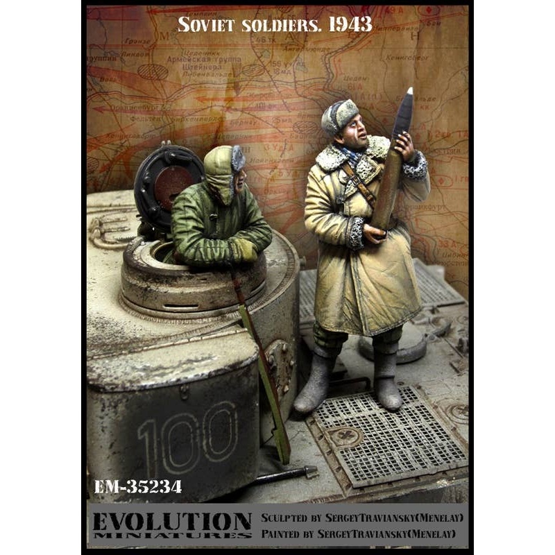 1/35 WWII Russian/ Soviet Red Army Soldier Looking at 8.8cm Shell of Tiger Tank 1943 (2 pieces)