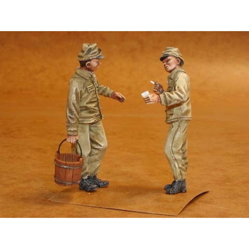 1/32 Japanese Mechanics WW II (2 Figures)