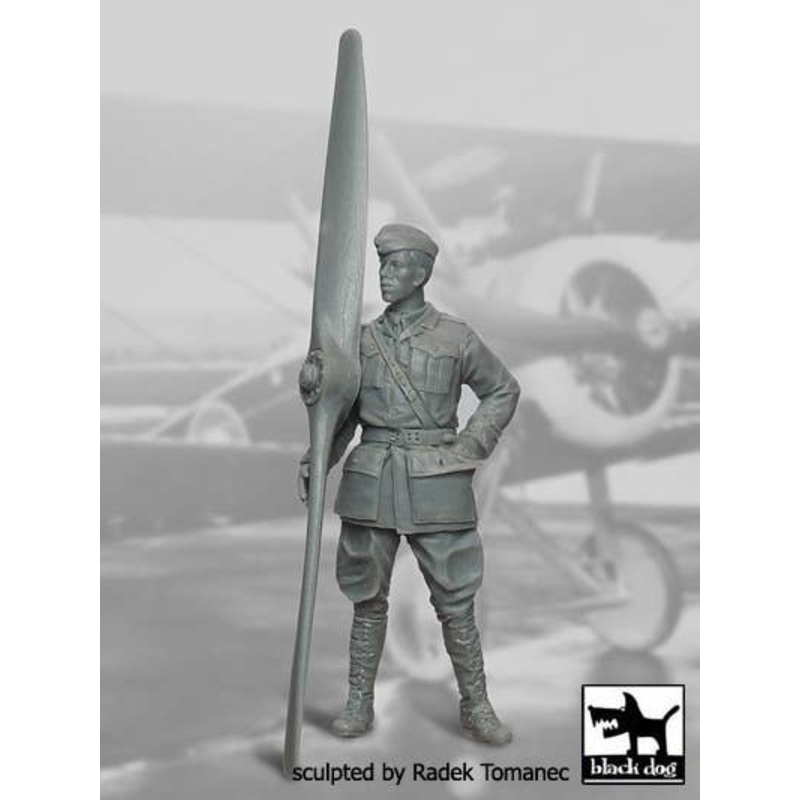 1/32 RFC Fighter Pilot No.1