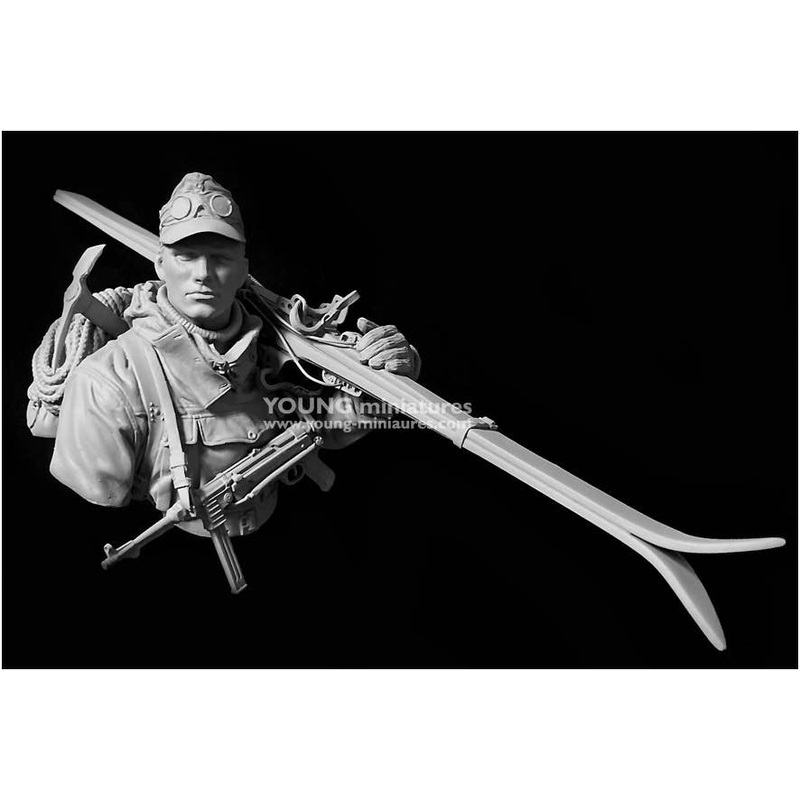 1/10 WWII German Mountain Hunter Carrying Skis