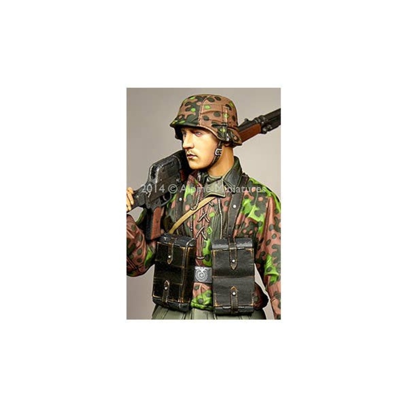 1/16 German Infantry with PzB 39