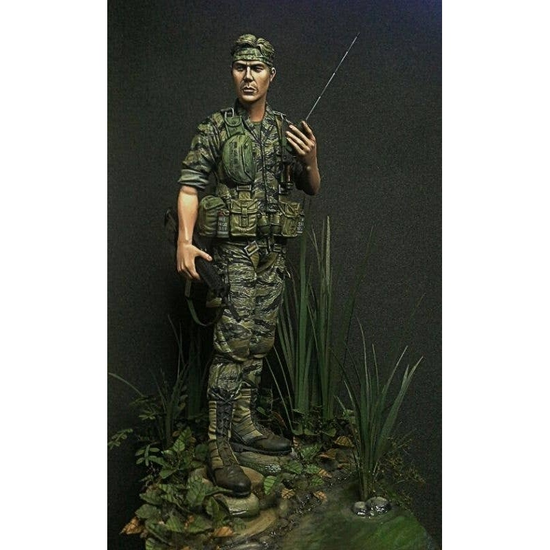 1/16 MACV-SOG (2 Head Option, with Gas Mask and Face with Head Band)