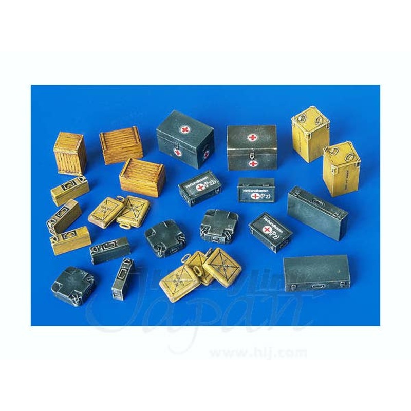 1/48 Ammunition and Medical Aid Containers Germany WWII