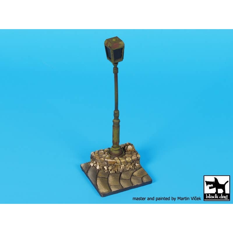 1/35 Street Lamp Base