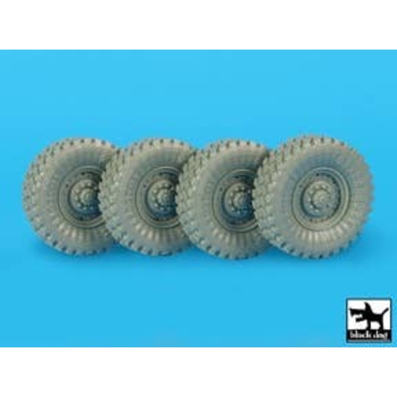 1/35 M 1117 Guardian Wheels