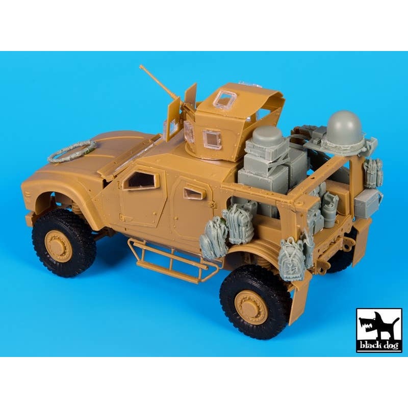 1/35 M-ATV WINT-T B with Equip Accessories Set