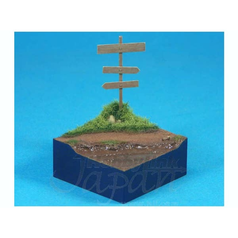 1/35 Muddy Roadside Figure Base