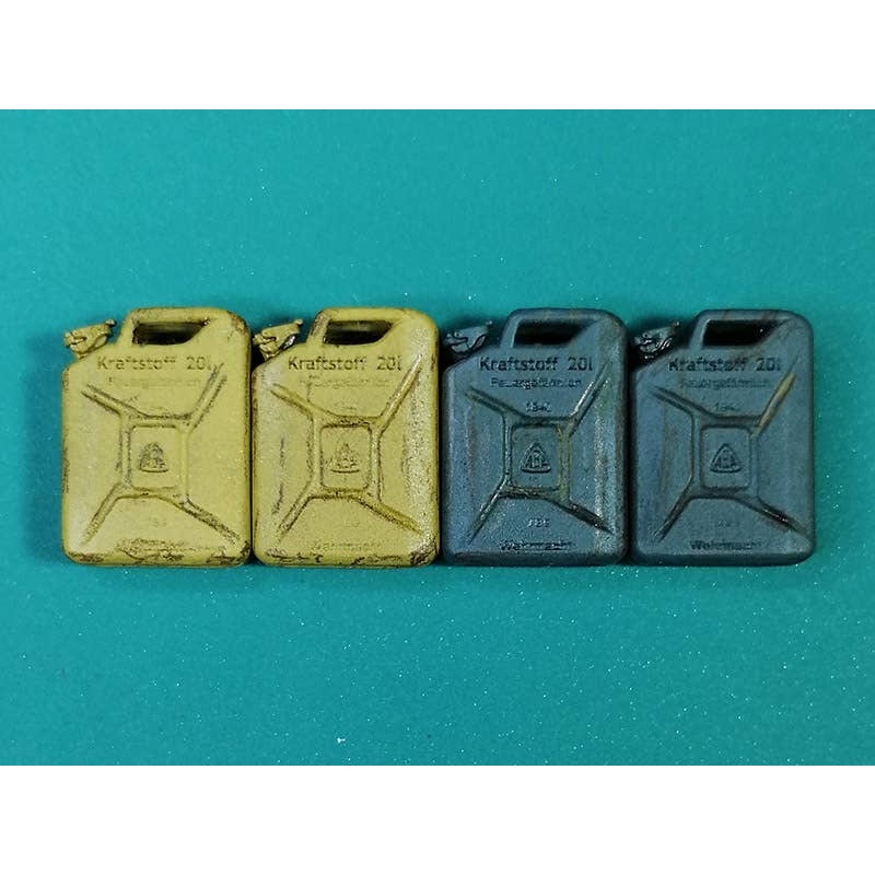 1/35 WWII German Fuel Jerrycan Set