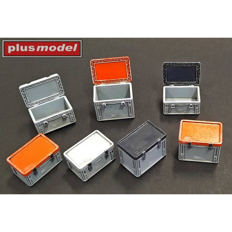 1/35 Universal Plastic Tool Boxes
