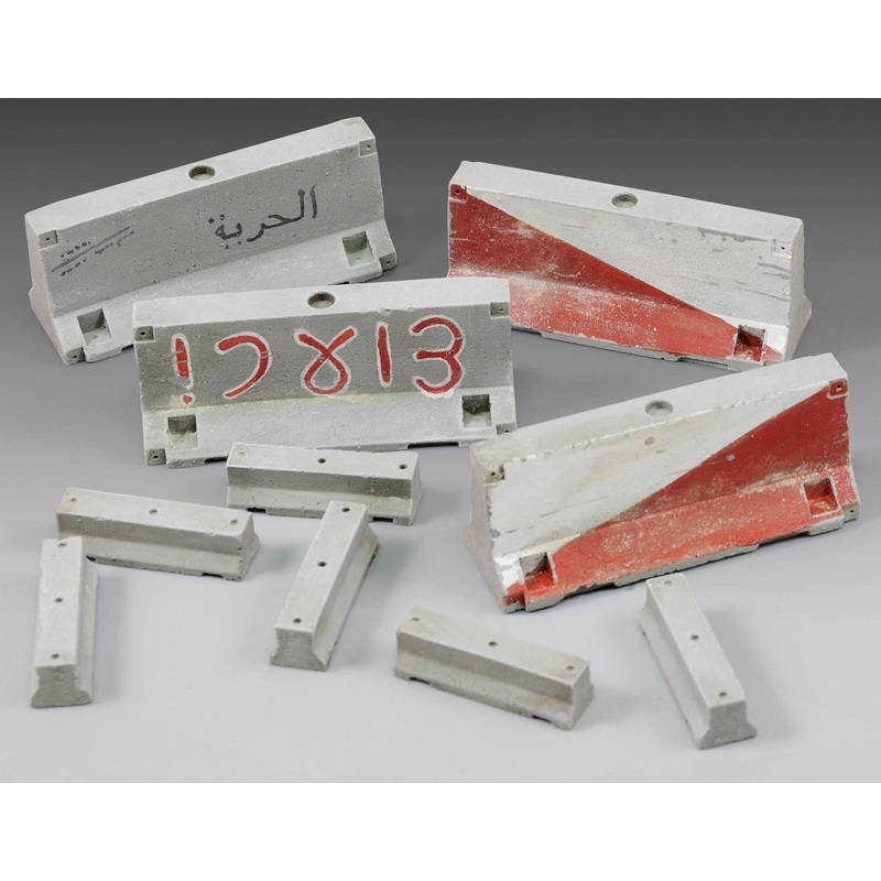 1/35 Concrete Traffic Control Barrier
