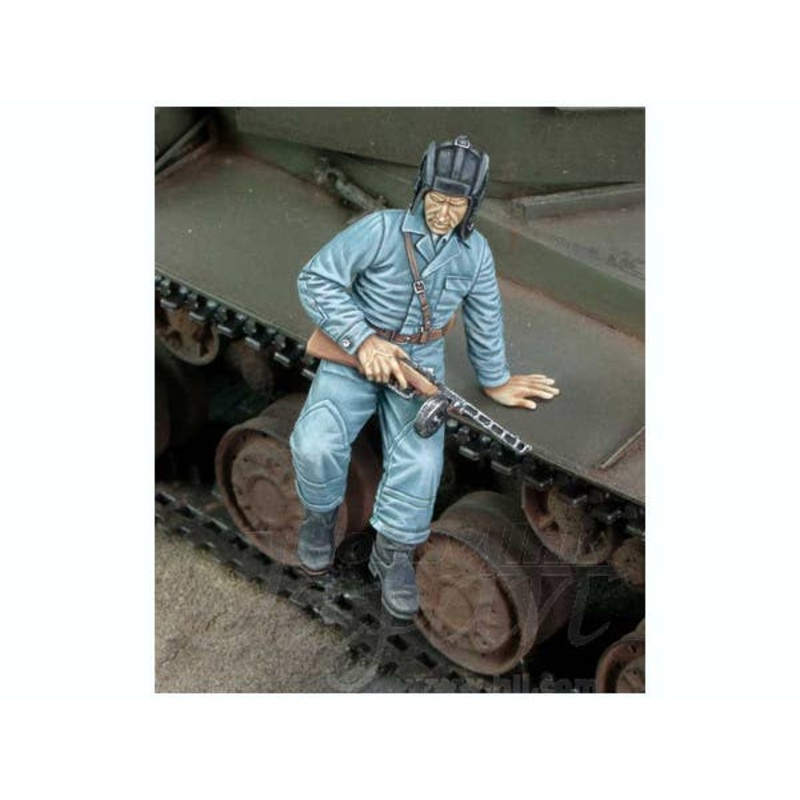 1/35 Russian Tanker Jumping Down WWII