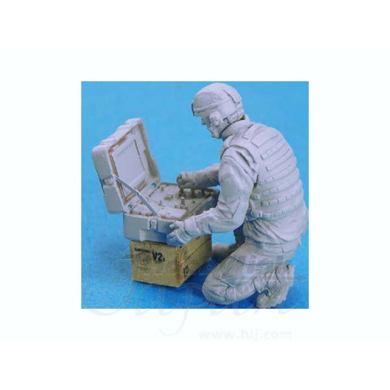 1/35 US EOD Robot Controller