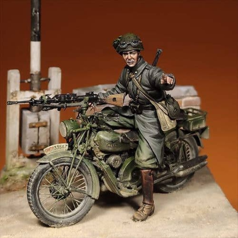 1/35 WWII Italy Moto Guzzi Alce 500 Motorcycle Military