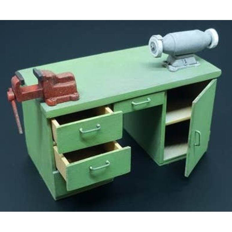 1/35 Workbench with Table Grinder and Vise