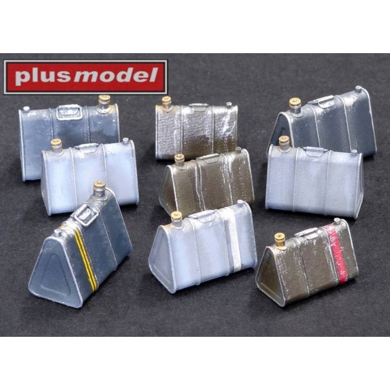 1/35 German Triangular Canisters