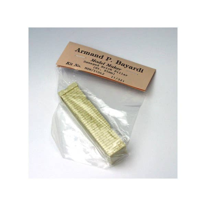 1/32 Damaged Brick Pillar (Height 95mm)