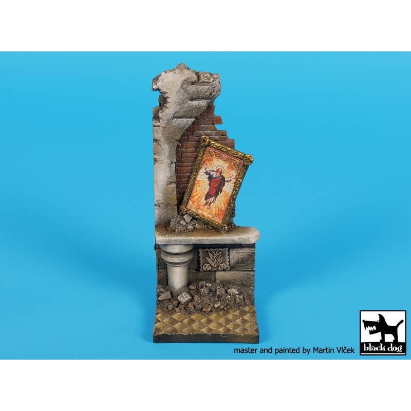 1/35 Ruined House with Painting Base