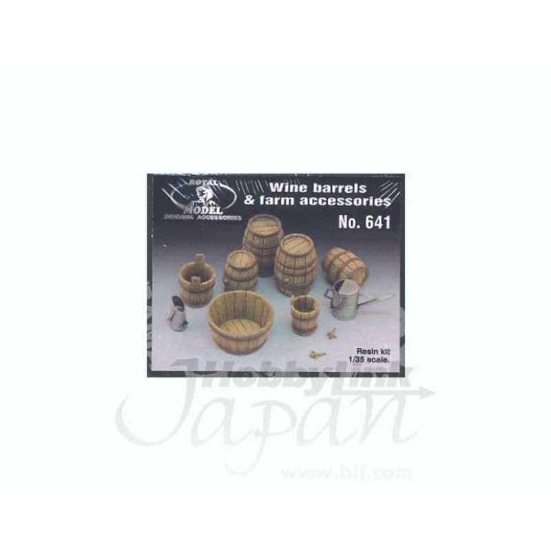 1/35 Wine Barrels and Farm Accessories Set