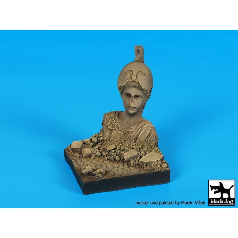 FD016 Destroyed Statue Base