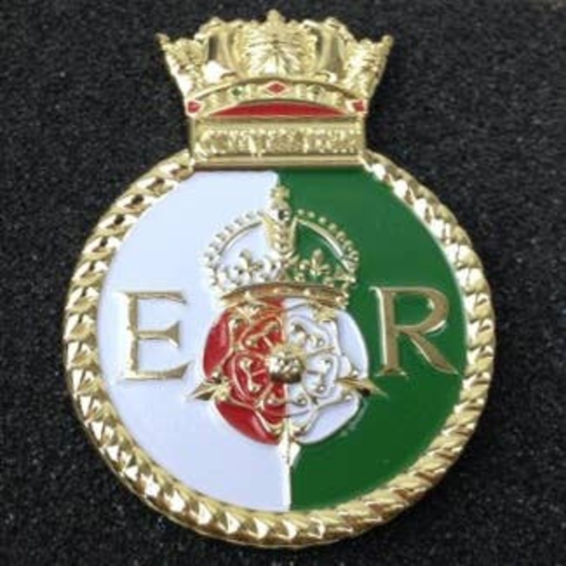 HMS BB Queen Elizabeth Metal Badge H:55mm