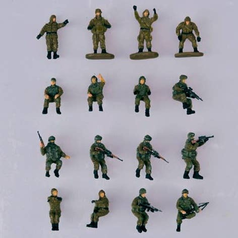 1/72 Russian Modern Crew and Soldier Set (16 Figures, Plastic Weapon Included, Khaki)