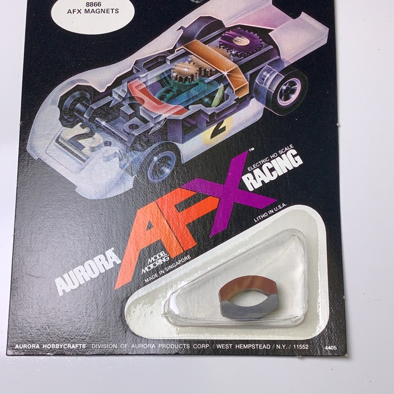 AFX Magnets (Red /Black) | 8866 | Aurora / AFX / Tomy